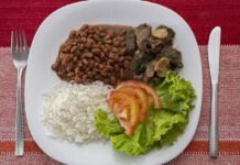 Governo divulga lista com restaurantes selecionados para o programa Tá na Mesa