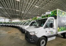 João Azevêdo entrega caminhões e equipamentos para fomentar a agricultura familiar em 84 municípios