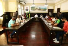 Prefeito de Campina Grande-PB recebe em audiência educadores físicos