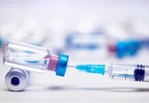 Duas doses de Pfizer ou AstraZeneca geram resposta imune contra variante Delta, diz estudo