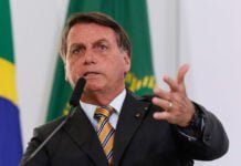 Governo Bolsonaro briga na Justiça para não dar internet a alunos de escola pública