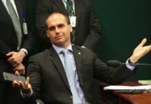 Eduardo Bolsonaro tem conta do Facebook suspensa