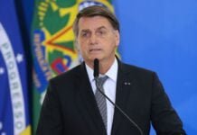 Bolsonaro cogita não disputar eleição se não tiver voto impresso em 2022