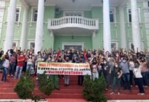 Servidores da saúde se mobilizam no gabinete do prefeito e convocam novo ato público para próxima terça