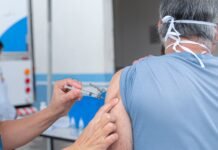 Ministério da Saúde orienta dose de reforço em idosos acima de 60 anos