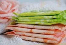 João Azevêdo sanciona lei que promove acesso gratuito de mulheres e meninas de baixa renda a absorventes