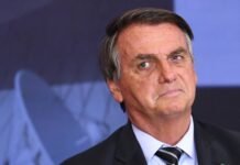 Bolsonaro veta distribuição gratuita de absorvente feminino para estudantes de baixa renda