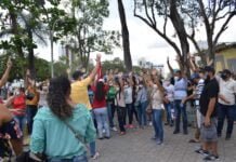 Servidores protestam contra desmonte do serviço público no Brasil