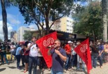 Servidores de Campina Grande ocupam Praça da Bandeira para cobrar reajuste salarial