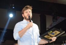 Rank Brasil entrega a prefeito de Campina Grande certificado de Maior São João do Brasil