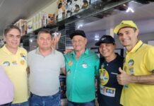 O candidato a deputado estadual, Janduy Ferreira inaugura comitê no Sertão