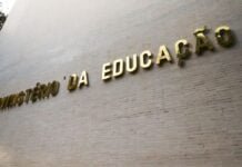 Ministro da Educação anuncia reajuste de quase 15% no piso salarial dos professores