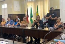 Prefeitura apresenta proposta de reajuste do piso. Magistério decide amanhã em assembleia se deflagra greve