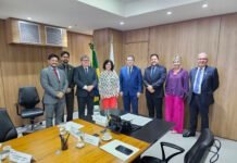 Em Brasília, governador João Azevêdo discute pagamento do piso da enfermagem