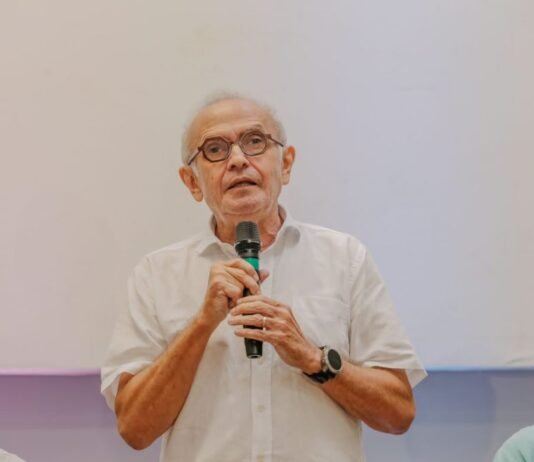 Cícero rompeu com João apostando nas pesquisas, mas agora passou a contestá-las após perder liderança