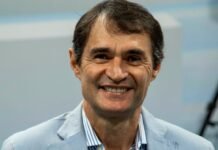 Romero pede prazo para decidir sobre filiação no Republicanos, disse Adriano Galdino