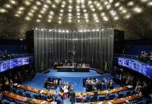 Senado aprova a PEC que restringe decisões dos ministros do STF