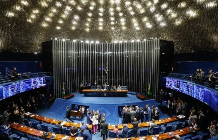 Senado vota hoje o fim da escala 6×1