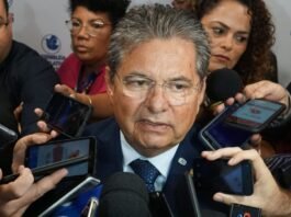 Adriano Galdino descarta indicação ao TCE e declara apoio a Deusdete Queiroga