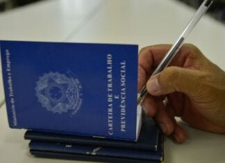 Paraíba cria 2,3 mil empregos com carteira assinada em julho, aponta Caged