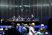 Senado adia discussão de projeto que reduz prazo de inelegibilidade de políticos