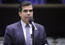 Deputado quer proibir pesquisas durante período eleitoral