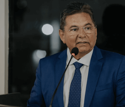 Casa do deputado Adriano Galdino é invadida por criminosos em Pocinhos
