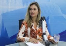 Rosália deixa secretaria e anuncia sucessora na Paraíba