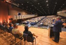 João Azevêdo oficializa promoção de 496 policiais e bombeiros militares e autoriza novas ascensões