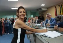 Aninha Cardoso toma posse como vereadora e reforça sua luta pela ação social