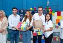 Vice-governador Lucas Ribeiro entrega kits escolares e fardamentos a alunos da rede estadual em Campina Grande