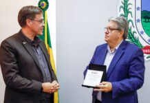 João Azevêdo recebe reconhecimento do Conselho Regional de Contabilidade por fomento ao empreendedorismo