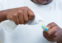 Anvisa suspende creme dental da Colgate após relatos de reações