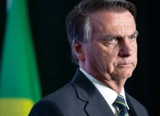 Boletim médico aponta leve melhora no quadro de Jair Bolsonaro, mas ex-presidente segue na UTI