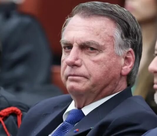 Jair Bolsonaro é internado no Distrito Federal; aliados da Paraíba defendem regime domiciliar