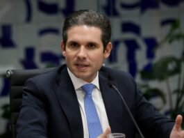 Hugo Motta gera repercussão ao comparar debate da escala 6×1 com escravidão