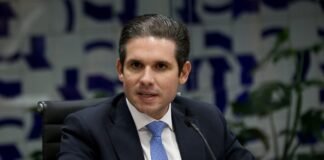 Fim da escala 6×1 entra em debate e reacende tensão na Câmara