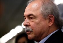 Mercadante: Guerra tarifária traz riscos e oportunidades para o Brasil