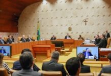 STF suspende julgamento sobre responsabilização de redes por postagens