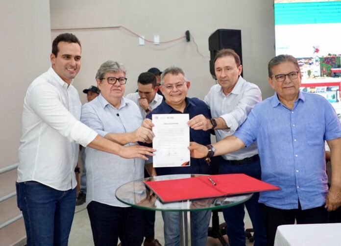 Governador garante pavimentação da estrada Galante-Ligeiro em Campina Grande