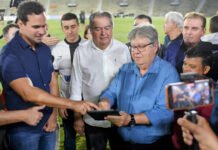 João Azevêdo entrega novo sistema de iluminação do Amigão e destaca modernização dos estádios paraibanos