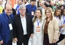 João Azevêdo participa de abertura da Feira do Empreendedor e destaca importância do Centro de Convenções de Campina Grande