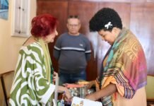 Vereadora Jô Oliveira entrega Medalha de Honra ao Mérito na abertura da 50ª edição do Festival de Inverno de Campina Grande