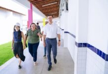 Lucas Ribeiro inspeciona obra do novo Caic em Campina Grande; escola será uma das entregas do aniversário da cidade