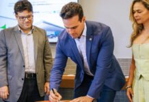 Lucas Ribeiro assina termo que confirma base da Latam em Campina Grande e novo voo para Brasília