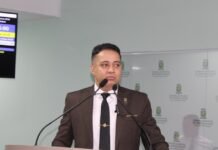 O vereador Frank Alves critica situação do Hospital João XVIII e denuncia retenção de exames