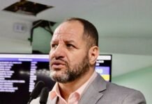 Vereador denuncia atraso de salários e trabalhadores terceirizados da saúde suspendem atividades