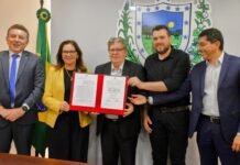 João Azevêdo e reitora da UFPB assinam convênio de R$ 1,2 milhão para criação do Memorial Sivuca