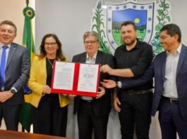 João Azevêdo e reitora da UFPB assinam convênio de R$ 1,2 milhão para criação do Memorial Sivuca