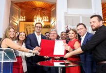 João Azevêdo entrega Palácio dos Despachos e diz que “obra traz o governo para o coração do nosso Centro Histórico”